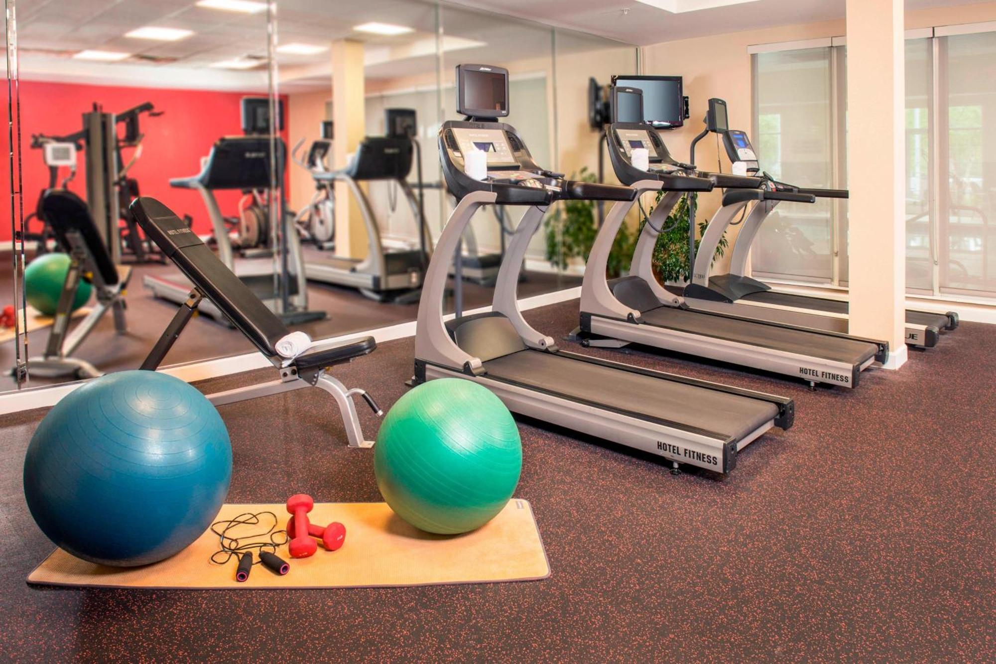 Towneplace Suites By Marriott Clinton At Joint Base Andrews Экстерьер фото