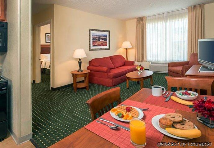 Towneplace Suites By Marriott Clinton At Joint Base Andrews Экстерьер фото